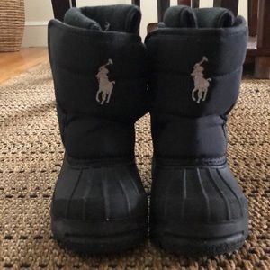 Gently used toddler snow boots